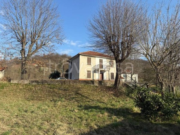 casa indipendente in vendita a Cairo Montenotte
