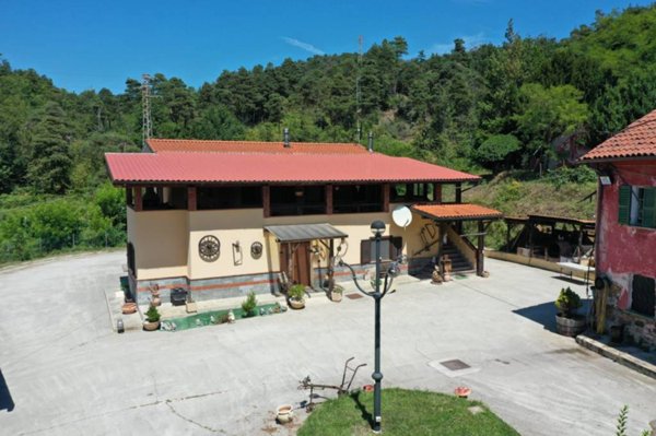 casa indipendente in vendita a Cairo Montenotte