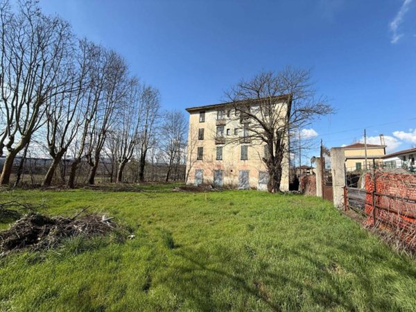 casa indipendente in vendita a Cairo Montenotte in zona Bragno