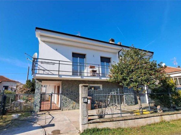 casa indipendente in vendita a Cairo Montenotte
