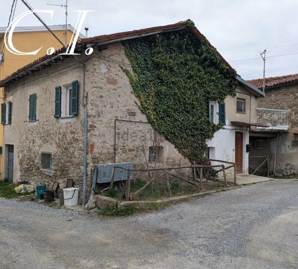 casa semindipendente in vendita a Cairo Montenotte in zona Carnovale