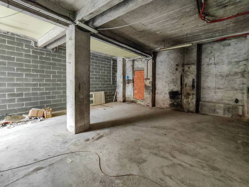 locale commerciale in vendita a Cairo Montenotte