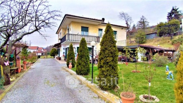 casa indipendente in vendita a Cairo Montenotte in zona Bragno