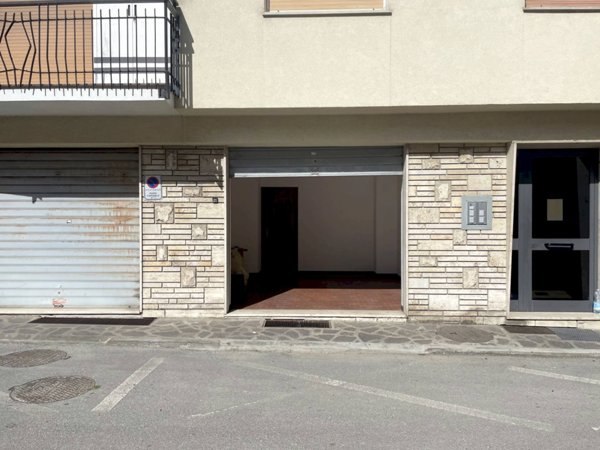 locale di sgombero in vendita a Cairo Montenotte