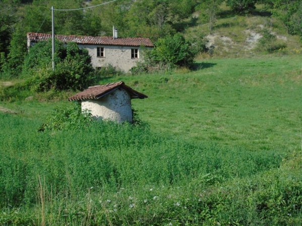 casa indipendente in vendita a Cairo Montenotte in zona Ville