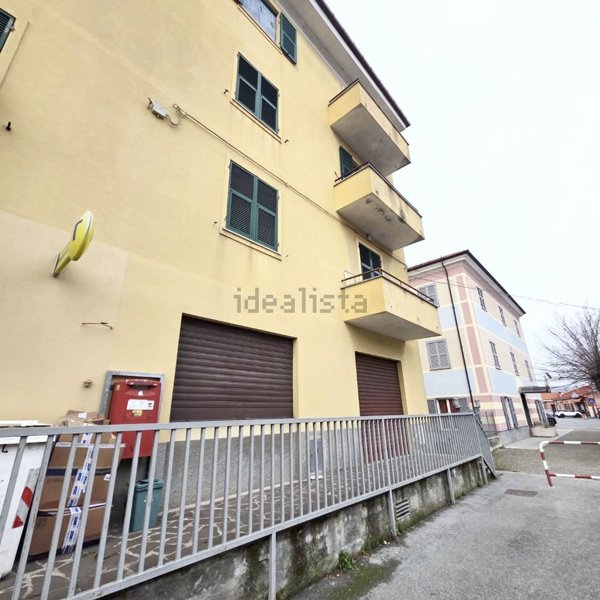 negozio in vendita a Cairo Montenotte in zona San Giuseppe di Cairo