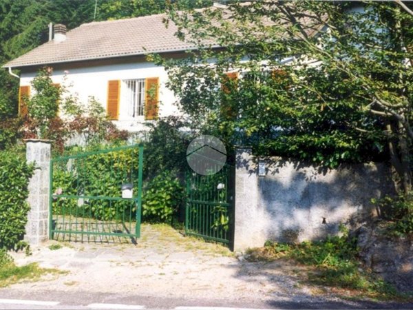 casa indipendente in vendita a Cairo Montenotte in zona Montenotte Superiore