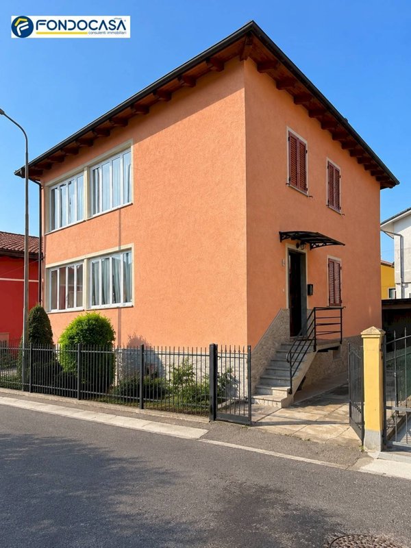 casa indipendente in vendita a Cairo Montenotte