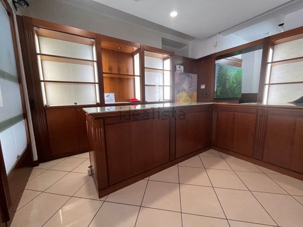 locale commerciale in vendita a Cairo Montenotte