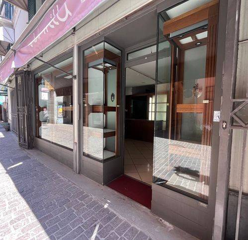 negozio in vendita a Cairo Montenotte