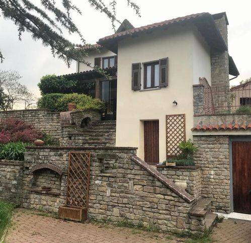 casa indipendente in vendita a Cairo Montenotte