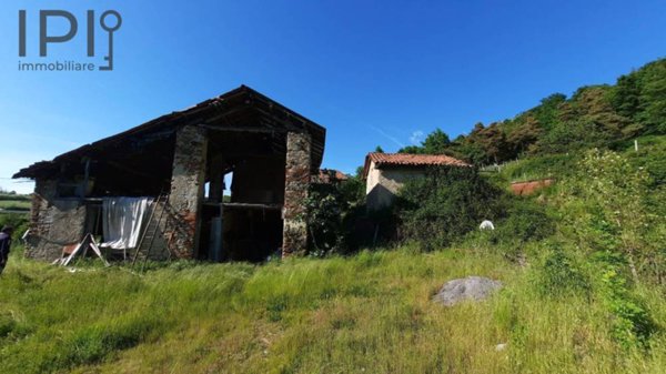 casa indipendente in vendita a Cairo Montenotte in zona Ferrania