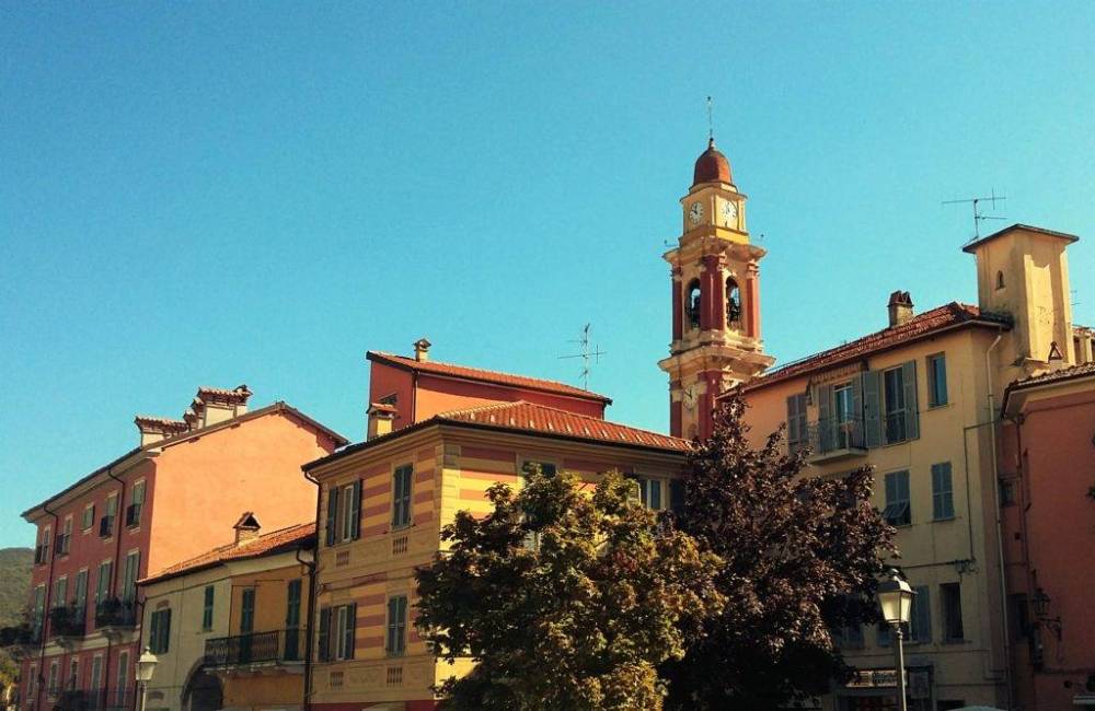 negozio in vendita a Cairo Montenotte