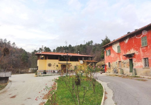 casale in vendita a Cairo Montenotte