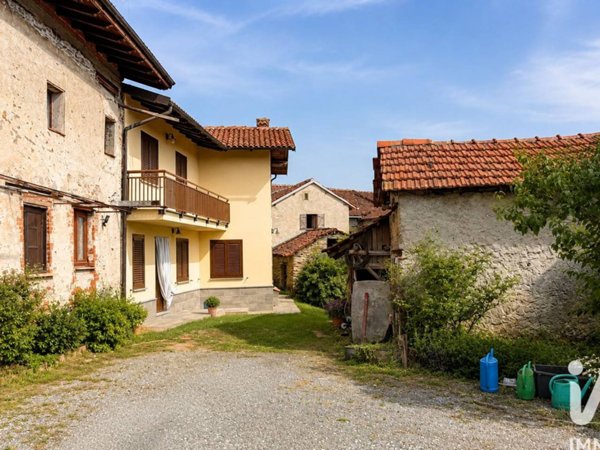 appartamento in vendita a Cairo Montenotte in zona Chinelli