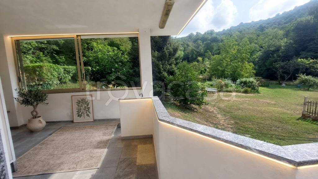 casa indipendente in vendita a Cairo Montenotte in zona Bragno