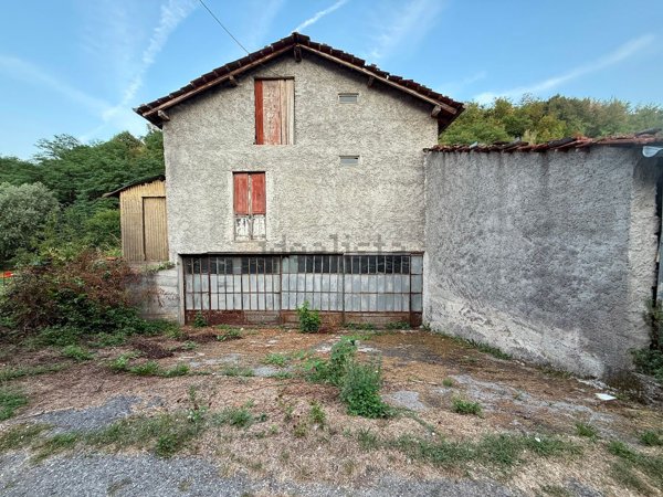 locale di sgombero in vendita a Cairo Montenotte in zona Carretto