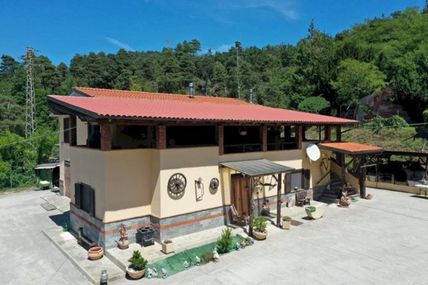 casa indipendente in vendita a Cairo Montenotte in zona Ferrania