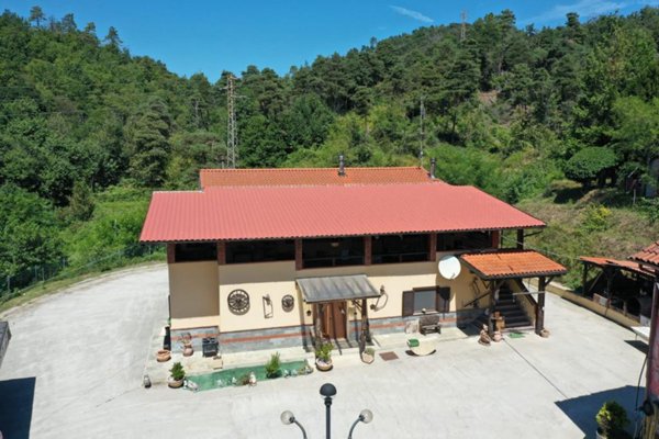 casa indipendente in vendita a Cairo Montenotte in zona Ferrania