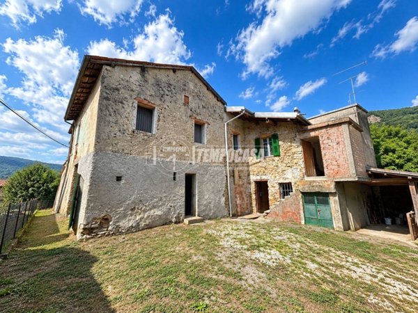 casa indipendente in vendita a Cairo Montenotte