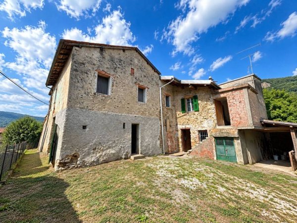 casa indipendente in vendita a Cairo Montenotte