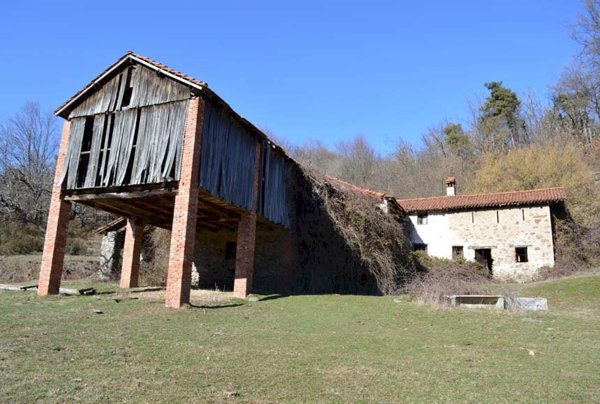 casale in vendita a Cairo Montenotte in zona Ferrania