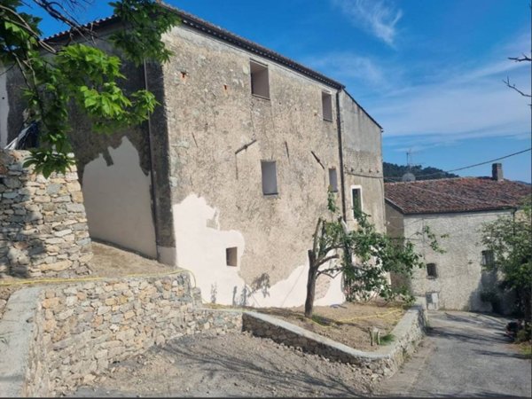 appartamento in vendita a Calice Ligure in zona Carbuta
