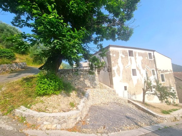 appartamento in vendita a Calice Ligure in zona Carbuta