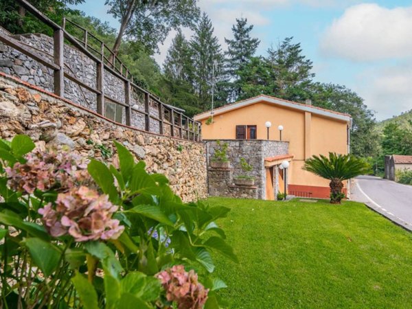 casa indipendente in vendita a Calice Ligure