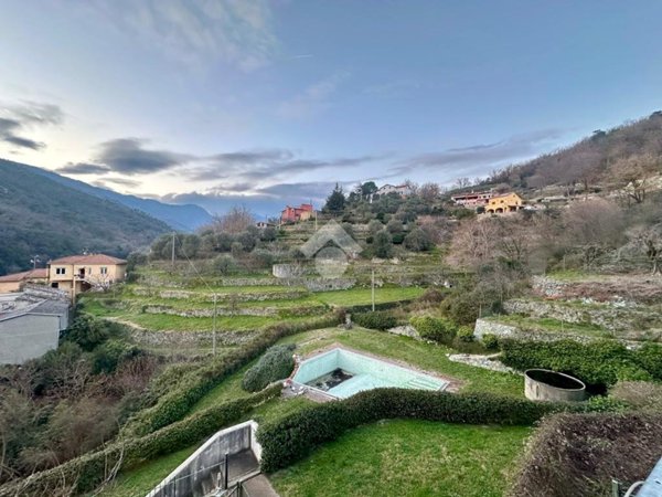 appartamento in vendita a Calice Ligure