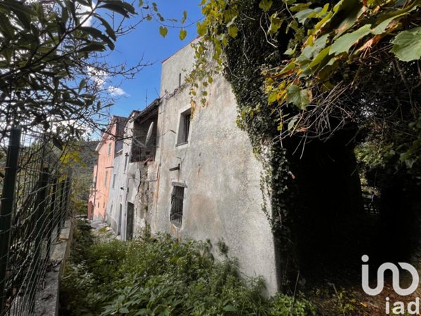 appartamento in vendita a Calice Ligure in zona Carbuta