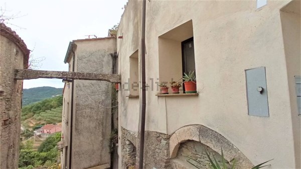 appartamento in vendita a Calice Ligure in zona Carbuta