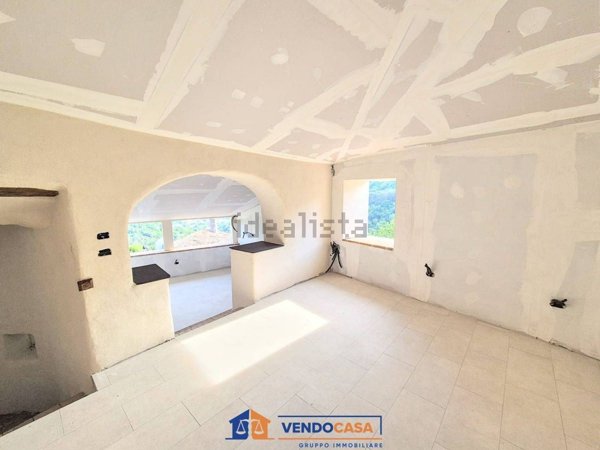 appartamento in vendita a Calice Ligure in zona Carbuta