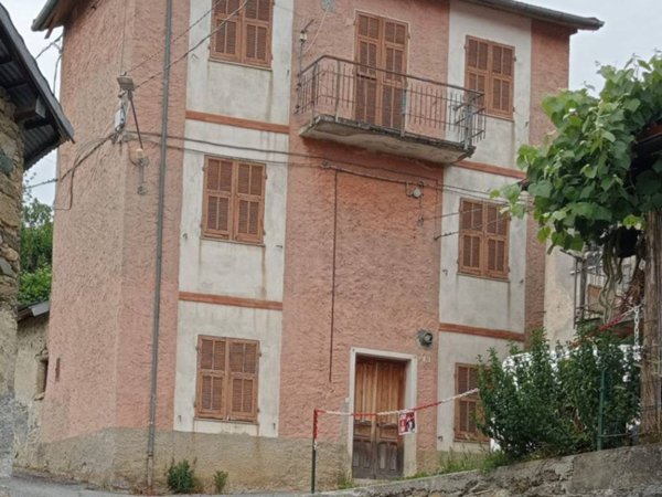 casa indipendente in vendita a Calizzano in zona Vetria