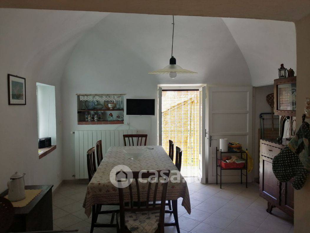 casa indipendente in vendita a Calizzano