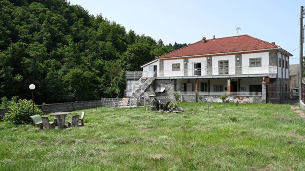 casa indipendente in vendita a Calizzano