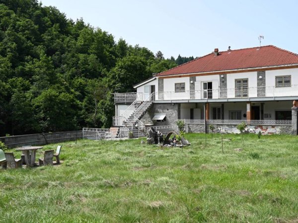 casa indipendente in vendita a Calizzano
