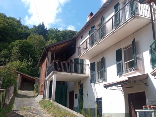 casa indipendente in vendita a Calizzano in zona Mereta