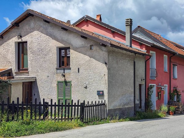casa semindipendente in vendita a Calizzano
