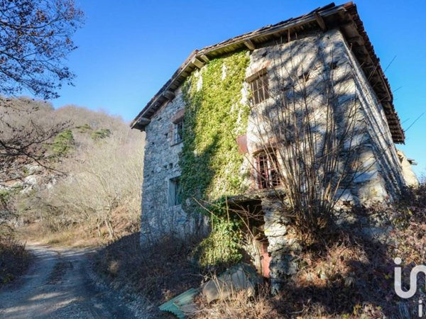 casa indipendente in vendita a Calizzano