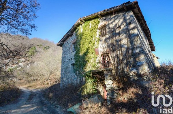 casa indipendente in vendita a Calizzano