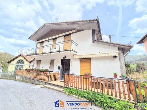 casa indipendente in vendita a Calizzano