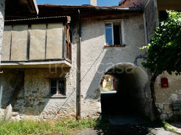 casa indipendente in vendita a Calizzano