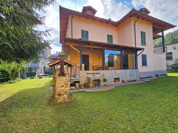 casa indipendente in vendita a Calizzano