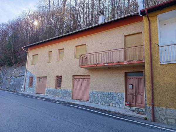casa indipendente in vendita a Calizzano in zona Caragna