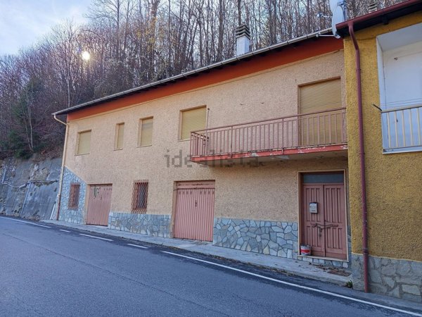casa indipendente in vendita a Calizzano in zona Caragna