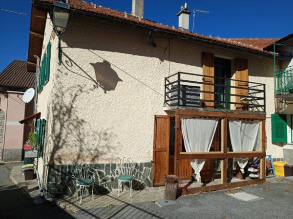 casa indipendente in vendita a Calizzano