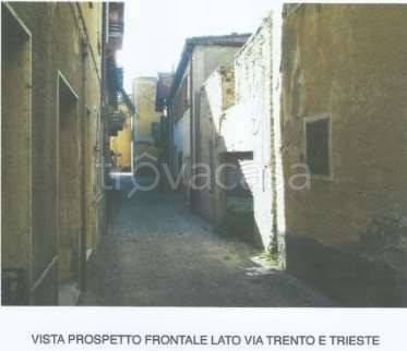 locale commerciale in vendita a Calizzano