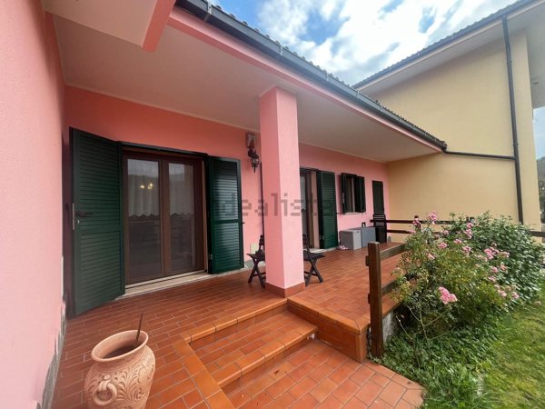 casa indipendente in vendita a Calizzano