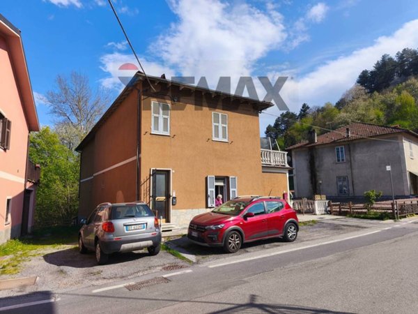 casa indipendente in vendita a Calizzano